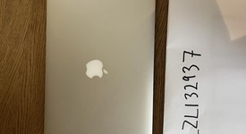 Good
													MacBook Air 2015 - 13" - Silver, 128 GB, 8 GB, photo 4 of 7