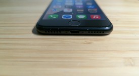 Good
													Apple iPhone SE 3rd Gen 2022 - Unlocked, Midnight, 128 GB, A2595, photo 3 of 13