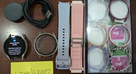 Good
													Samsung Galaxy Watch5 - Unlocked, Silver, 40mm, photo 1 of 7