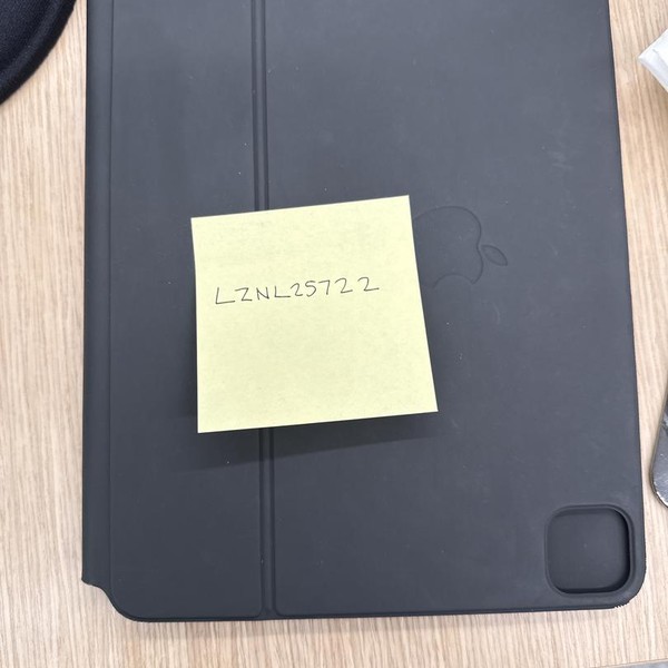 Apple Magic Keyboard for iPad Pro - Black