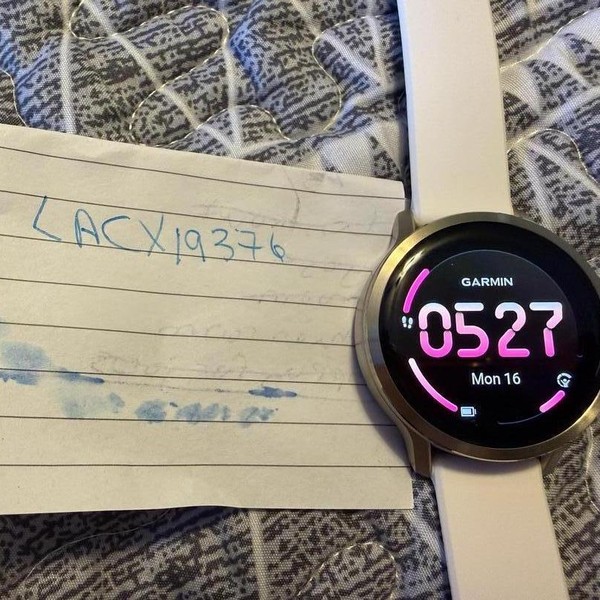 Garmin Venu 4 - Lunar Gold, 41 MM