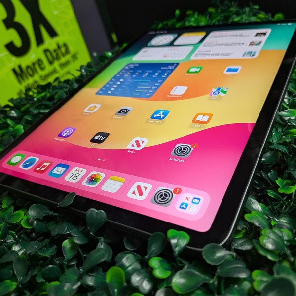 Apple iPad Pro 11 inch 3rd Gen 2021 - Wi-Fi, 256 GB, Gray