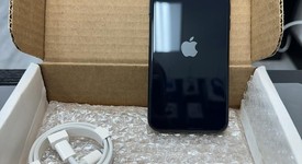 Mint
													Apple iPhone SE 3rd Gen 2022 - Unlocked, Midnight, 64 GB, A2595, photo 2 of 6