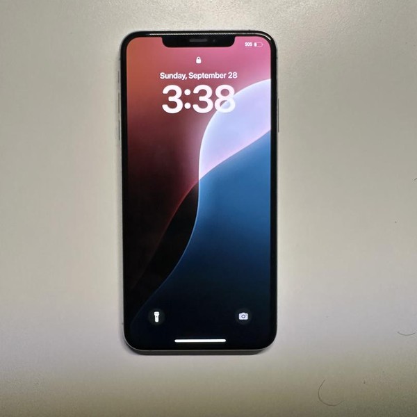 Apple iPhone Xs Max - Unlocked Non-US, 256 GB, Silver, A2101