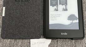 Mint
													Amazon Kindle Paperwhite - Amazon, Black, 2 GB, photo 4 of 7