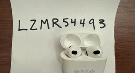 Used
													Apple AirPods 3rd Gen - MagSafe Case, photo 3 of 4