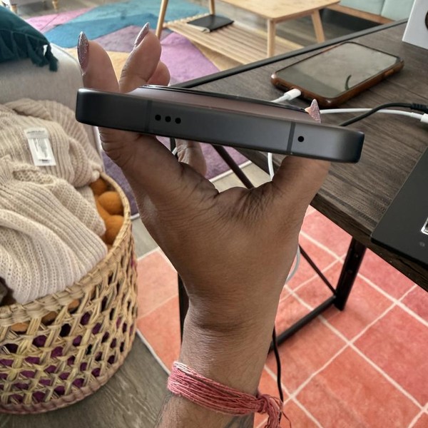 Vivo X300 - Unlocked Non-US, 512 GB, Red, 12 GB