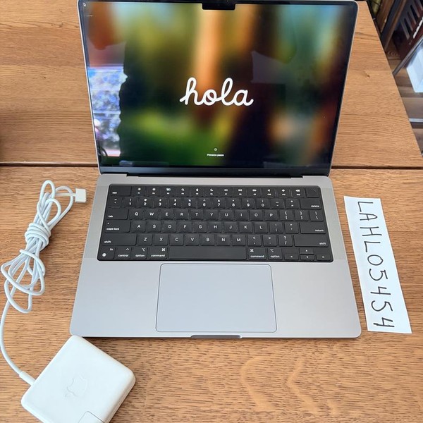 MacBook Pro 2021 - 14 inch - 512 GB, Silver, 32 GB, Apple M1 Pro 10-core
