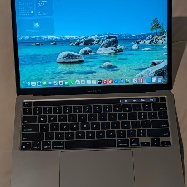 MacBook Pro 2020 - 13 inch - 512 GB, Gray, 8 GB, Apple M1