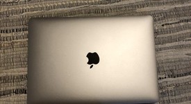 Good
													MacBook Pro 2016 (With Touch Bar) - 13" - Gray, 256 GB, 8 GB, photo 1 of 4