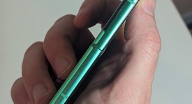 Mint
													Motorola Razr (2025) - Unlocked, Green, 256 GB, 8 GB, photo 4 of 9