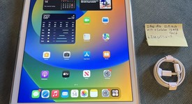 Fair
													Apple iPad Pro 12.9" 1st Gen 2015 - Unlocked, Gold, 128 GB, A1652, 1st Gen 2015, photo 3 of 16