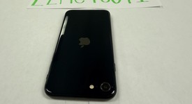 Mint
													Apple iPhone SE 3rd Gen 2022 - Unlocked, Midnight, 64 GB, A2595, photo 3 of 7