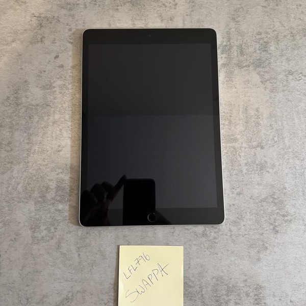 Apple iPad 9th Gen - Wi-Fi, 64 GB, Silver, A2602