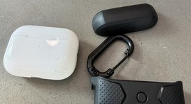 Used
													Apple AirPods Pro 2 - Lightning, photo 3 of 7