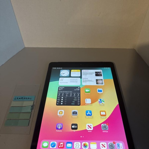 Apple iPad 6th Gen - Unlocked, 32 GB, Gray, A1954