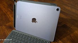 Good
													Apple iPad Air 5th Gen - Unlocked, Purple, 64 GB, A2589, photo 2 of 7