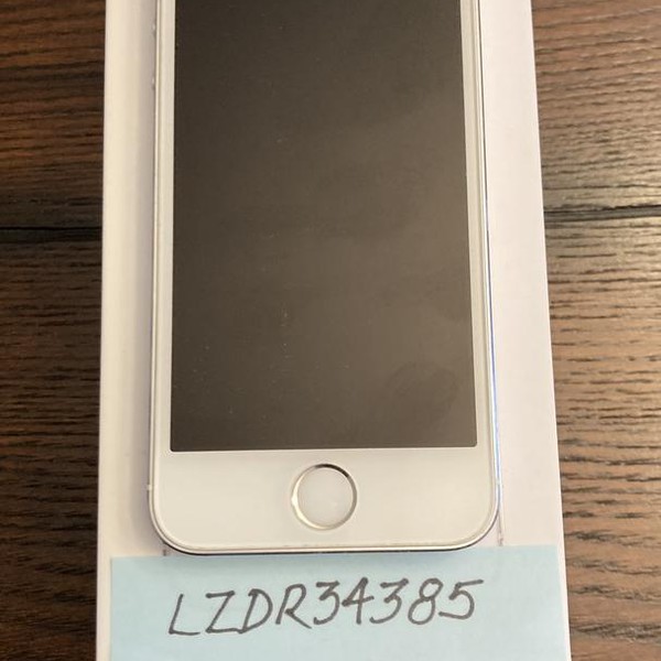 Apple iPhone 5S - Unlocked, 32 GB, Silver, A1533, GSM