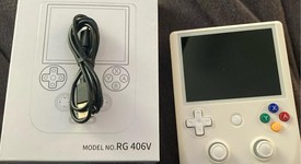 Mint
													Anbernic RG 406V - Beige, 128 GB, 8 GB, photo 4 of 4