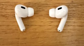 Used
													Apple AirPods Pro 2 - Lightning, photo 4 of 5