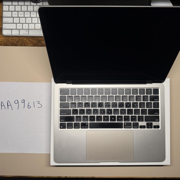 MacBook Air 2022 (M2) - 13 inch - 256 GB, Silver, 8 GB, Apple M2