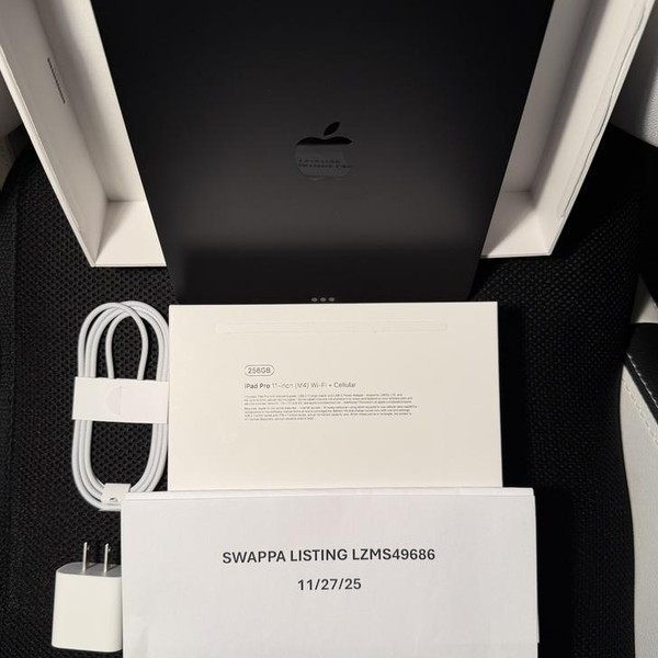 Apple iPad Pro 11 inch (M4) 2024 - Unlocked, 256 GB, Black, 8 GB, A2837, Standard Glass