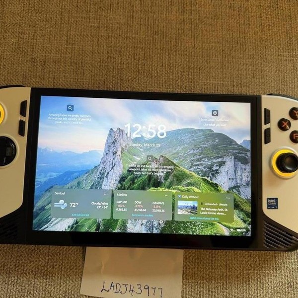 MSI Claw 8 AI Plus - 1 TB, White, 32 GB, Intel Core Ultra 7, Polar Tempest Edition