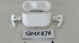 Used
													Apple AirPods Pro - MagSafe Case, photo 3 of 3