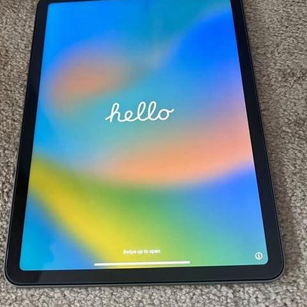 Apple iPad Air (5th Gen) - Wi-Fi, 64 GB, Gray, A2588
