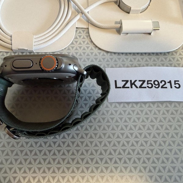 Apple Watch Ultra 49mm - Unlocked, Titanium, A2622