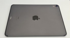 Good
													Apple iPad Pro 11" 2018 - Unlocked, Gray, 256 GB, A2013, photo 3 of 5