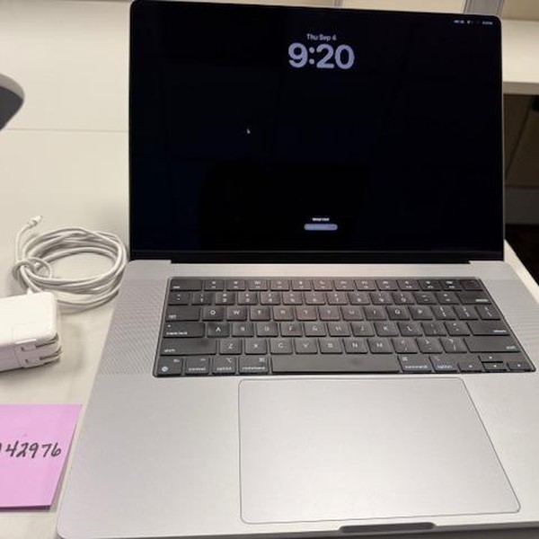MacBook Pro 2021 - 16 inch - 512 GB, Gray, 16 GB, Apple M1 Pro 10-core