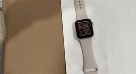 Fair
													Apple Watch SE 2nd Gen 40mm - Unlocked, Silver, A2726 - Cellular, Aluminum, photo 2 of 6