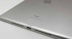 Good
													Apple iPad 7th Gen - Unlocked, Silver, 32 GB, A2200, photo 5 of 6