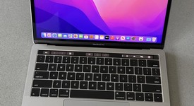 Fair
													MacBook Pro 2016 (With Touch Bar) - 13" - Gray, 512 GB, 16 GB, photo 2 of 18
