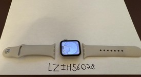 Fair
													Apple Watch SE 1st Gen 40mm - Gray, A2351 - GPS, Aluminum, photo 2 of 7