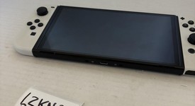 Fair
													Nintendo Switch - OLED - White, 64 GB, photo 5 of 8