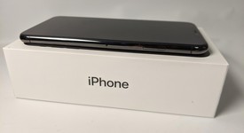 Good
													Apple iPhone Xs Max - Unlocked, Gray, 64 GB, A1921, photo 4 of 7
