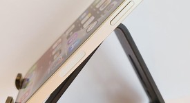 Mint
													Apple iPhone 13 - Unlocked, Starlight, 128 GB, A2482, photo 4 of 6