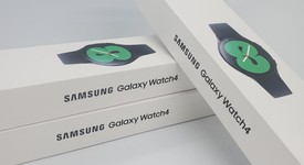 New
													Samsung Galaxy Watch4 - Unlocked, Black, 40mm, photo 3 of 4