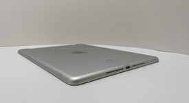 Good
													Apple iPad 6th Gen - Unlocked, Silver, 32 GB, A1954, photo 5 of 7