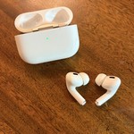 Used Apple AirPods Pro 2 - Lightning