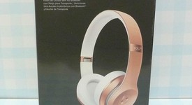 New
													Beats Solo3 - Rose Gold, photo 2 of 5
