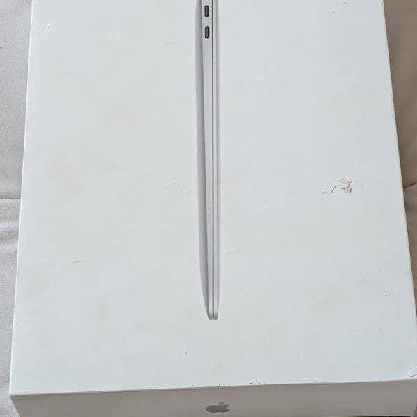 MacBook Air 2020 - 13 inch - 256 GB, Silver, 8 GB, Apple M1