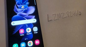 Mint
													Samsung Galaxy Z Flip3 5G - AT&T, Black, 128 GB, 8 GB, SM-F711U, photo 1 of 9