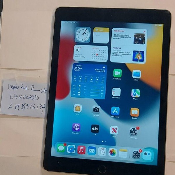 Apple iPad Air 2 - Unlocked, 64 GB, Silver