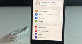 Mint
													Apple iPhone SE 3rd Gen 2022 - Unlocked, Midnight, 64 GB, A2595, photo 4 of 14