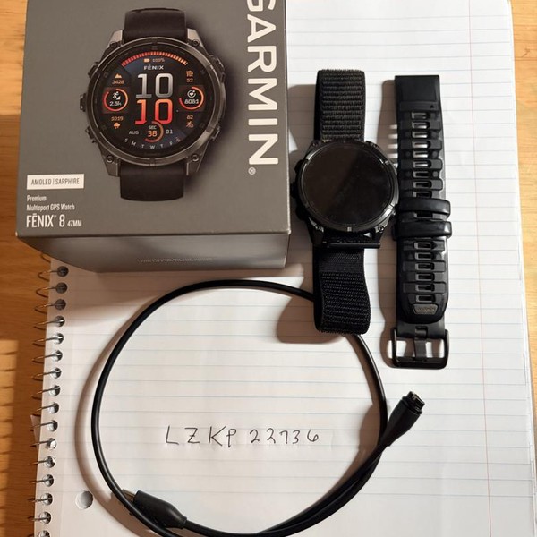 Garmin Fenix 8 - Carbon, AMOLED