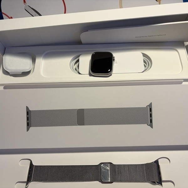 Apple Watch Series 8 41mm - Unlocked, Silver, A2772 - Cellular, Stainless