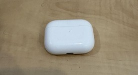 Used
													Apple AirPods Pro - MagSafe Case, photo 4 of 4